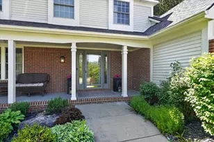 4022 Dun Rovin Ct, Commerce Township, MI 48382 - Photo 4