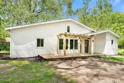 140 N 5th Street NE, Cedar Springs, MI 49319 - Photo 2