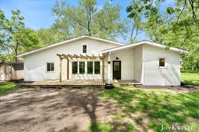 140 N 5th Street NE, Cedar Springs, MI 49319 - Photo 1