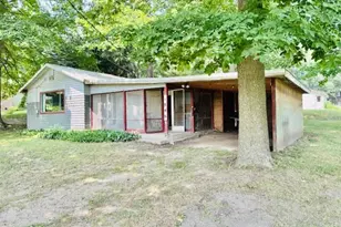 1846 W Tupper Heights Dr, Lake Odessa, MI 48849 - Photo 1