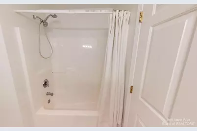 2795 S Knightsbridge Circle, Ann Arbor, MI 48105 - Photo 14