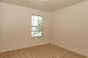 4026 Rivertown Ln SW, Wyoming, MI 49418 - Photo 10