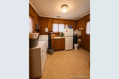 18 E Montgomery Street, Hillsdale, MI 49242 - Photo 38