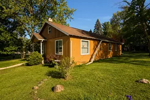 18 E Montgomery St, Hillsdale, MI 49242 - Photo 6