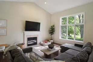 6985 Springcrest Ct, Clarkston, MI 48346 - Photo 8