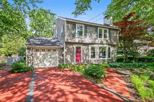 1047 Orchard Ave SE, East Grand Rapids, MI 49506 - Photo 2