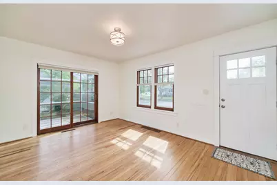 504 N Lewis Street, Ludington, MI 49431 - Photo 14