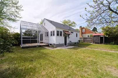 504 N Lewis Street, Ludington, MI 49431 - Photo 4