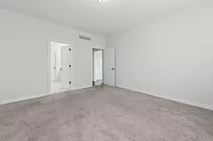 15300 Eton Pointe Dr, Clinton Twp, MI 48035 - Photo 20