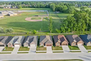 15300 Eton Pointe Dr, Clinton Twp, MI 48035 - Photo 12