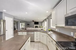 3030 Sunchase Ave, Hudsonville, MI 49426 - Photo 12