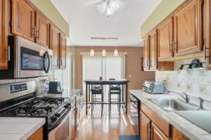7652 Woodview Dr, Waterford, MI 48327 - Photo 8