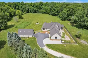 2665 White Tail Ct, South Lyon, MI 48178 - Photo 2