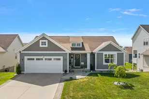 3817 Elderberry Dr, Holland, MI 49424 - Photo 2