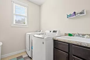 7585 Oakwood Ave, Kalamazoo, MI 49009 - Photo 28