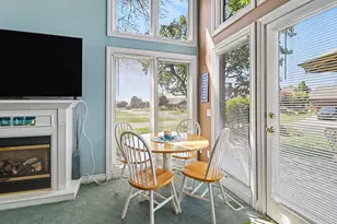 212 Harbor Dr, Ludington, MI 49431 - Photo 10