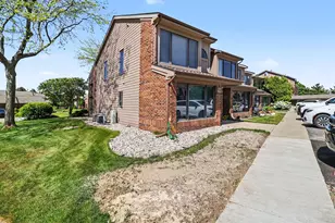 212 Harbor Dr, Ludington, MI 49431 - Photo 32