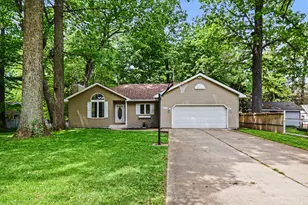 14275 Shiawassee Dr, Grand Haven, MI 49417 - Photo 2