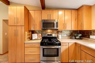 895 Bellewood Drive SE, Grand Rapids, MI 49508 - Photo 18