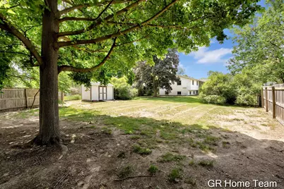 895 Bellewood Drive SE, Grand Rapids, MI 49508 - Photo 36