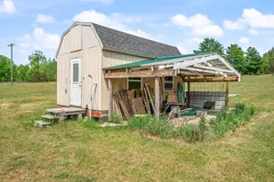 5304 W 48 Rd, Cadillac, MI 49601 - Photo 22