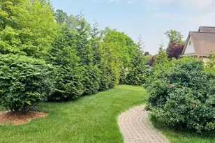 29301 Morningview St, Farmington, MI 48331 - Photo 6