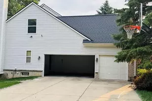 29301 Morningview St, Farmington, MI 48331 - Photo 12