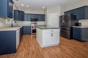 27120 Birmingham Ct, Paw Paw, MI 49079 - Photo 10