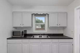 305 Majestic St SE, Grand Rapids, MI 49548 - Photo 8