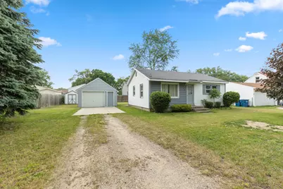 305 Majestic Street SE, Grand Rapids, MI 49548 - Photo 2
