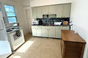 226 Monroe St, Allegan, MI 49010 - Photo 24