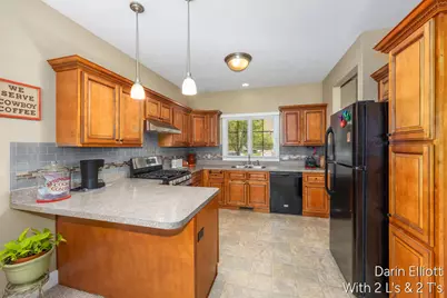 1015 Grosvenor Drive #Unit 4, Greenville, MI 48838 - Photo 16
