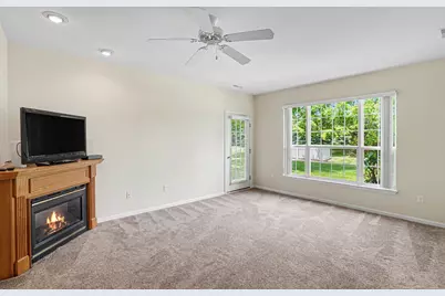 11107 Farmingdale Lane #130, Walled Lake, MI 48390 - Photo 6