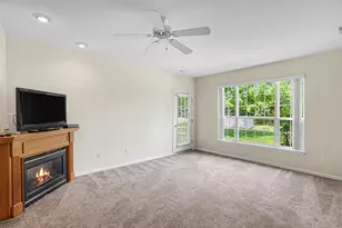 11107 Farmingdale Ln, Walled Lake, MI 48390 - Photo 6