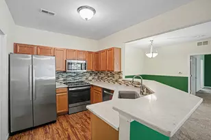 11107 Farmingdale Ln, Walled Lake, MI 48390 - Photo 14