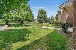 11107 Farmingdale Ln, Walled Lake, MI 48390 - Photo 28