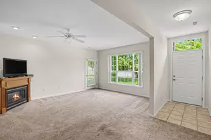 11107 Farmingdale Ln, Walled Lake, MI 48390 - Photo 6