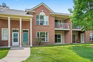 11107 Farmingdale Ln, Walled Lake, MI 48390 - Photo 4