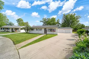 445 March Dr, Adrian, MI 49221 - Photo 2