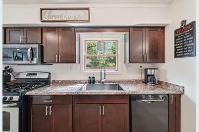 825 Gerald Avenue, Jackson, MI 49203 - Photo 4