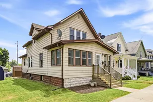 609 Wayne St, Saint Joseph, MI 49085 - Photo 2