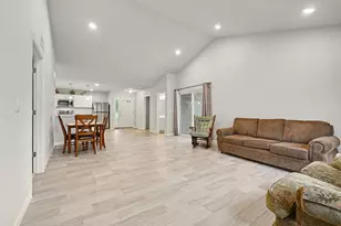 605 Bush Blvd, Three Rivers, MI 49093 - Photo 6