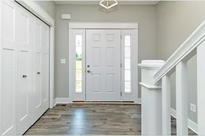 9 Aviara Oaks Parkway, Jackson, MI 49201 - Photo 2