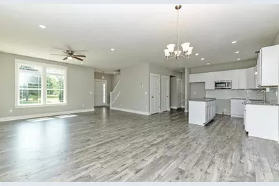 9 Aviara Oaks Parkway, Jackson, MI 49201 - Photo 8