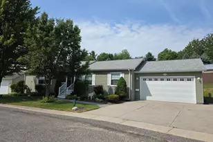 705 Peach Ln, Fremont, MI 49412 - Photo 2