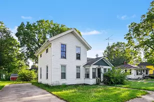 307 E State St, Vicksburg, MI 49097 - Photo 2