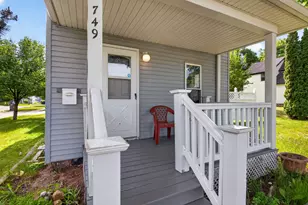 749 Kennedy St, Jackson, MI 49202 - Photo 1