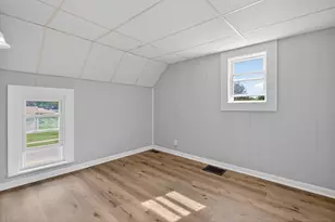 749 Kennedy St, Jackson, MI 49202 - Photo 14