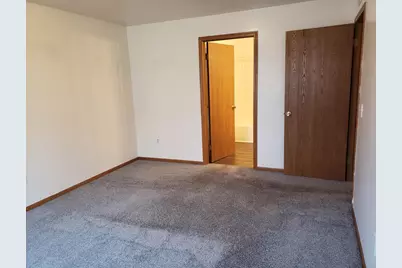 8338 Shields Drive, Saginaw, MI 48609 - Photo 10