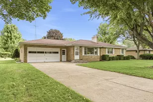 1551 S Windsor Dr, Saint Joseph, MI 49085 - Photo 38